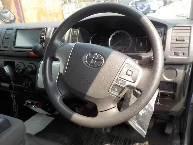 Toyota Hiace Ambulance 2022 (Non Hybrid, Auction Grade R1-REAR) – Silver | 79,567 km | Upcoming | STK-260913