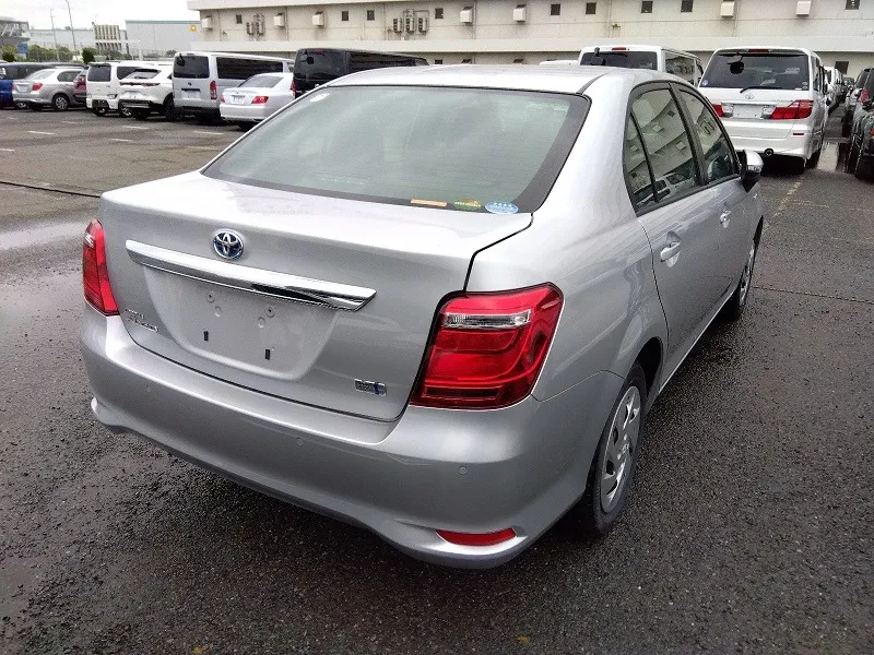 Toyota Axio EX 2020 (Hybrid, Auction Grade 4) – Silver | 39,000 km ...