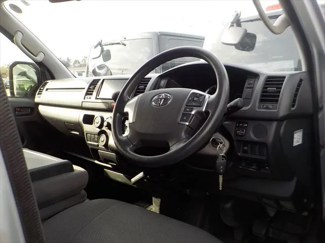 Toyota Hiace GL 2020 (Non Hybrid, Auction Grade R-REAR) – Silver | 59,192 km | Dhaka | STK-260906