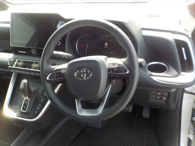 Toyota Noah G 2023 (Hybrid, Auction Grade 5) – Pearl | 32,733 km | Dhaka Ready | STK-260419