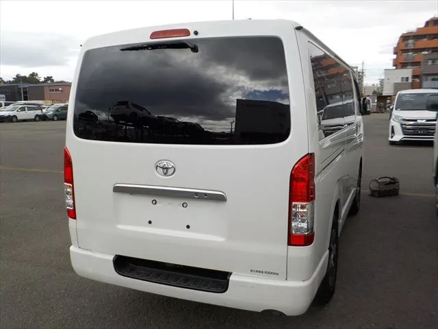 Toyota Hiace Super GL Dark Prime 2023 (Non Hybrid, Auction Grade 3) – Pearl | 69,000 km | Showroom | STK-260666