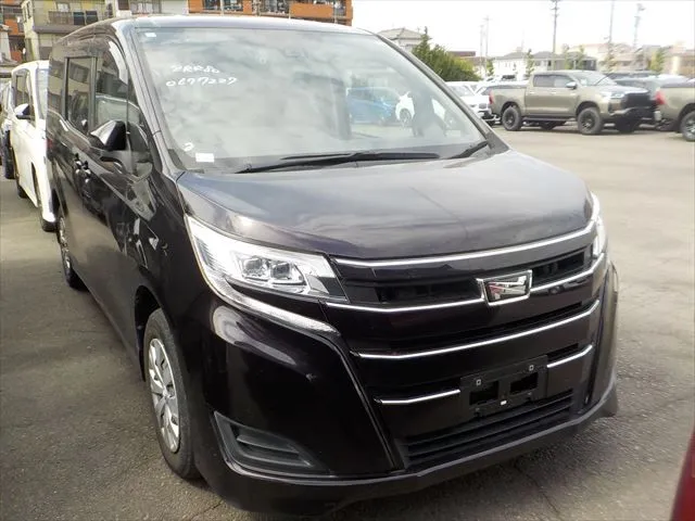 Toyota Noah X 2021 (Non Hybrid, Auction Grade 4) – Bordeaux Wine (3R9) | 92,207 km | Upcoming | STK-260837