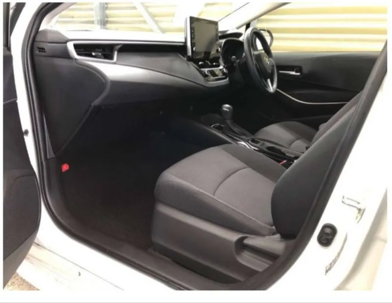 Toyota Corolla S 2021 (Hybrid, Auction Grade 3) – Pearl | 29,095 km | Dhaka | STK-260459