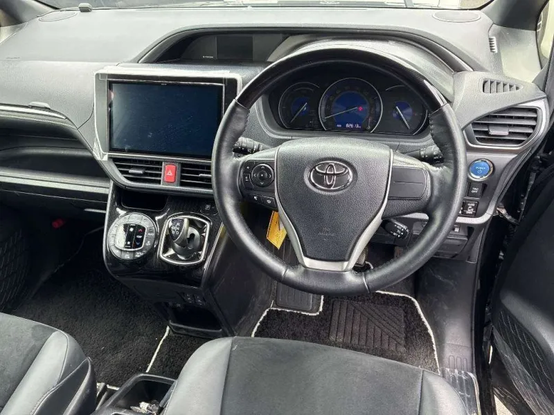 Toyota Esquire GI Premium 2021 (Hybrid, Auction Grade 4.5) – Black | 82,600 km | Upcoming | STK-260537