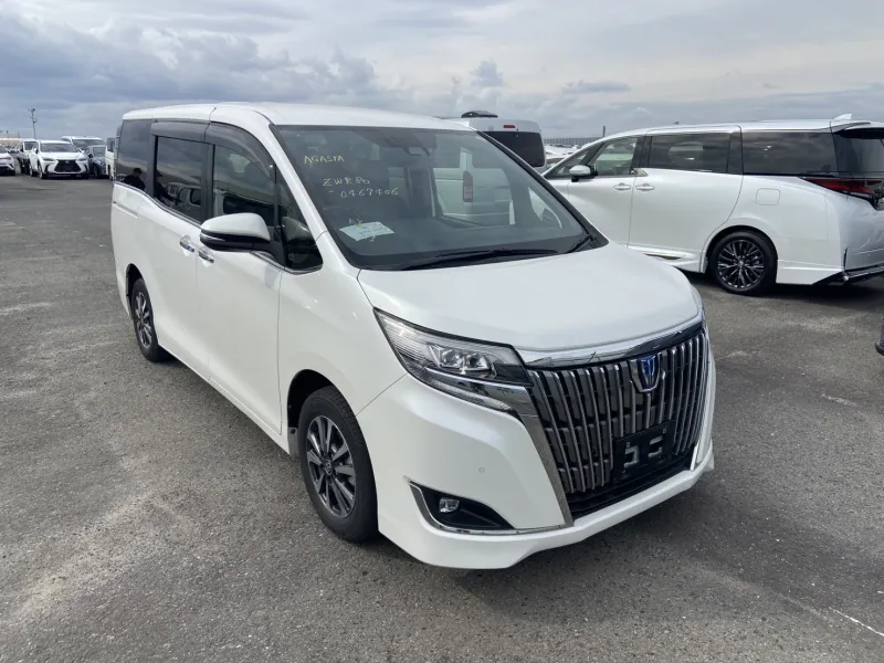 Toyota Esquire GI 2020 (Hybrid, Auction Grade R) – Pearl | 72,504 km | Dhaka | STK-260608