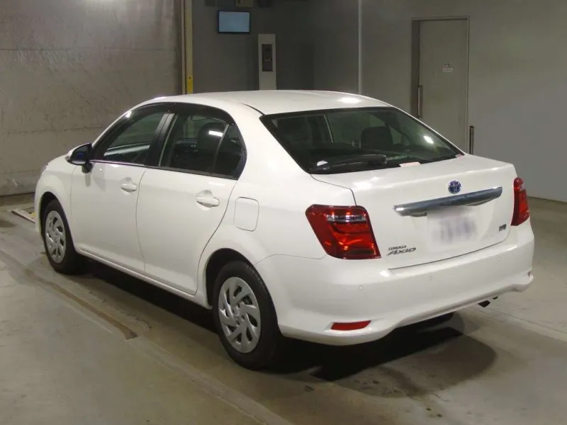 Toyota Axio EX 2022 (Hybrid, Auction Grade 4.5) – White | 33,000 km | Upcoming | STK-260497