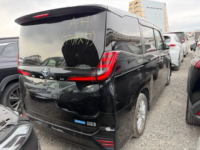 Toyota Noah S-G 2022 (Hybrid, Auction Grade 4) – Black | 79,338 km | Dhaka | STK-260616
