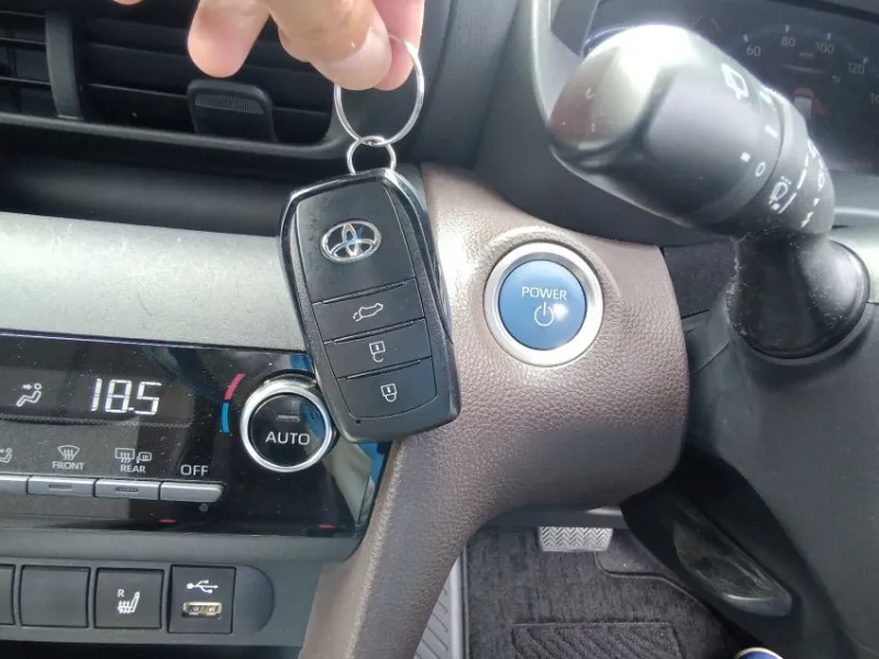Toyota YARIS CROSS Z 2021 (Hybrid, Auction Grade 4.5) – Pearl | 23,000 km | Mid August | STK-260673