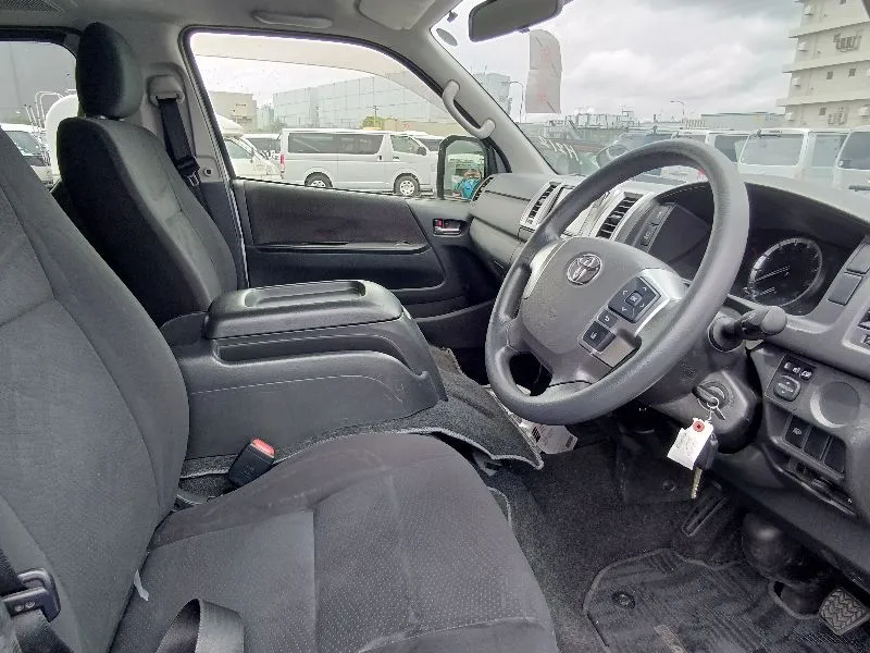 Toyota Hiace Super GL 2021 (Non Hybrid, Auction Grade 3.5) – Silver | 166,000 km | Upcoming | STK-260625