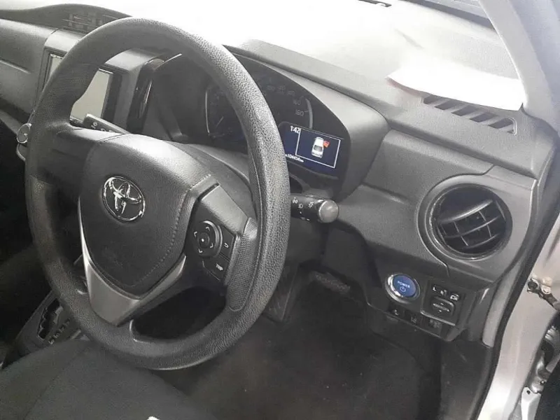 Toyota Axio EX 2021 (Hybrid, Auction Grade 4) – Silver | 104,454 km | Incoming | STK-260485