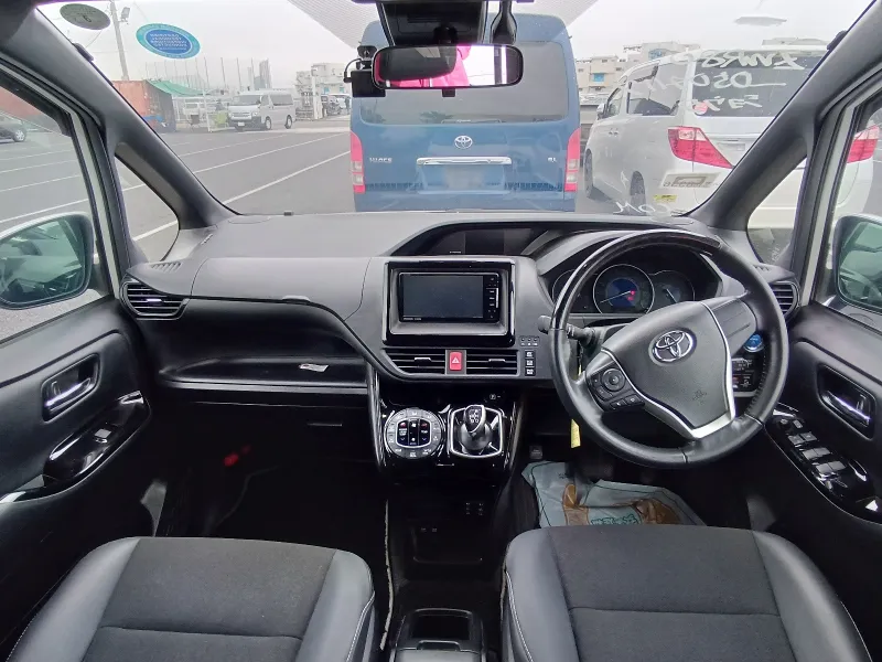 Toyota Noah SI WXB-3 2021 (Hybrid, Auction Grade 3.5) – Pearl | 43,247 km | Incoming | STK-260476