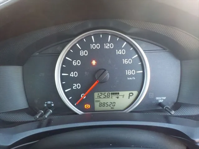 Toyota Axio EX 2022 (Non Hybrid, Auction Grade 4) – Bronze | 88,000 km | Showroom | STK-260662