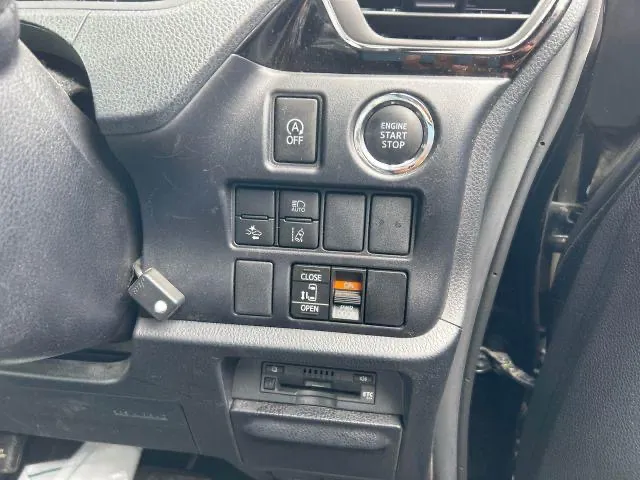 Toyota Noah SI 2020 (Non Hybrid, Auction Grade 4) – Black | 33,083 km | ECB Showroom | STK-250050