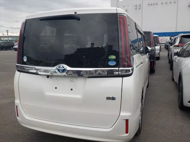 Toyota Noah X 2021 (Hybrid, Auction Grade 3.5) – Pearl | 55,932 km | Upcoming | STK-260820