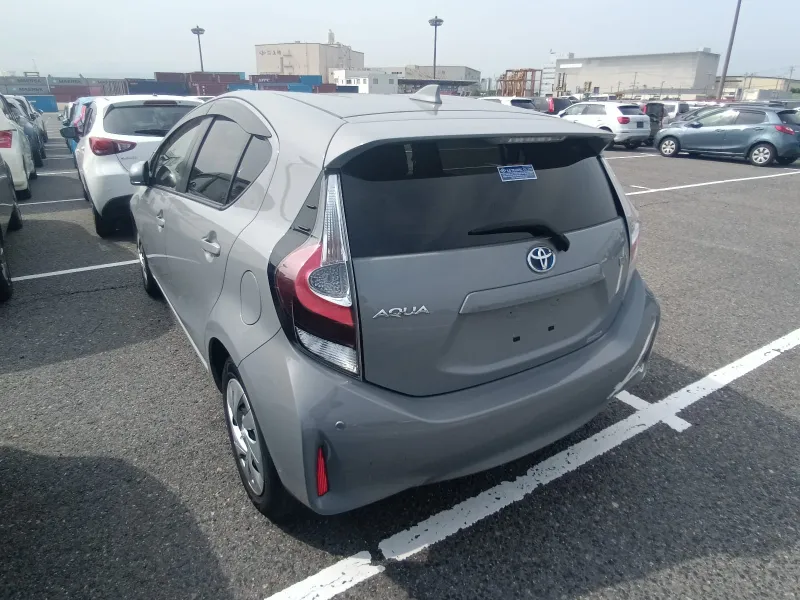 Toyota Aqua G 2021 (Hybrid, Auction Grade 4.5) – GREY | 75,000 km | Upcoming | STK-260596