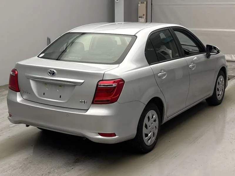 Toyota Axio EX 2021 (Hybrid, Auction Grade 4) – Silver | 31,000 km | Upcoming | STK-260512
