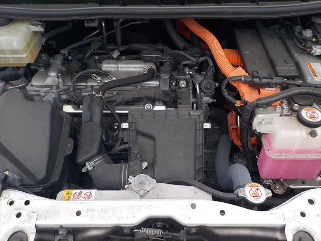 Toyota Noah X 2021 (Hybrid, Auction Grade 3.5) – Pearl | 55,932 km | Upcoming | STK-260820