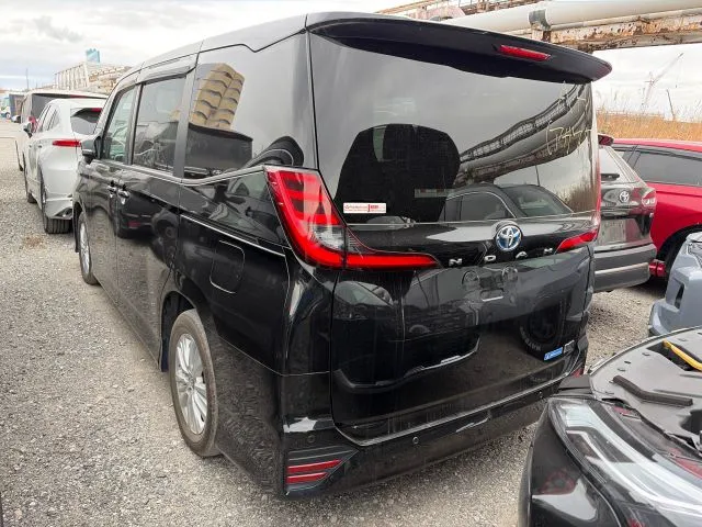 Toyota Noah S-G 2022 (Hybrid, Auction Grade 4) – Black | 79,338 km | Dhaka | STK-260616