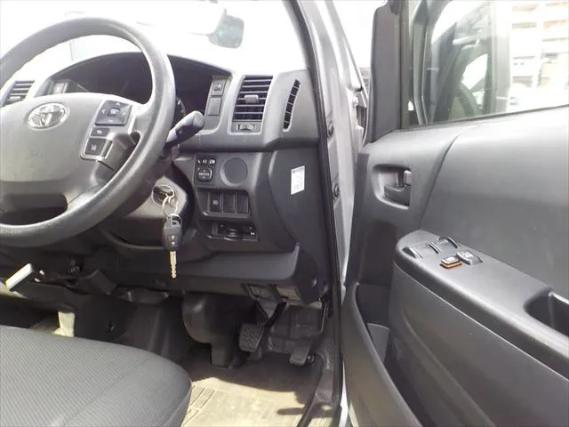 Toyota Hiace GL 2020 (Non Hybrid, Auction Grade R-REAR) – Silver | 59,192 km | Dhaka | STK-260906