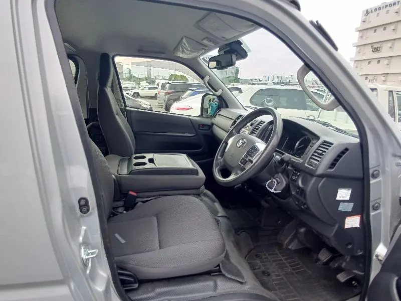 Toyota Hiace 4D Dual AC 2021 (Non Hybrid, Auction Grade 4) – Silver | 108,210 km | Upcoming | STK-260628