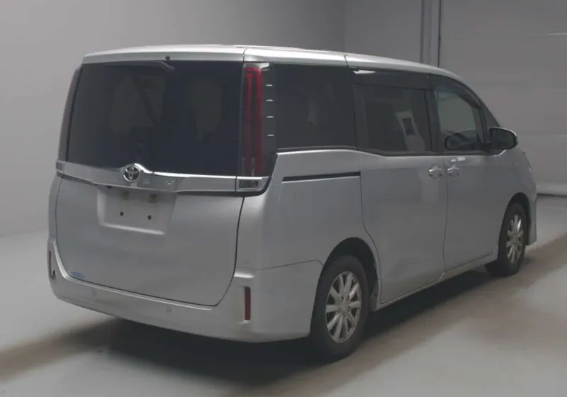 Toyota Noah G 2021 (Non Hybrid, Auction Grade RA) – Silver | 93,365 km | Incoming 2026-07-30 | STK-260610
