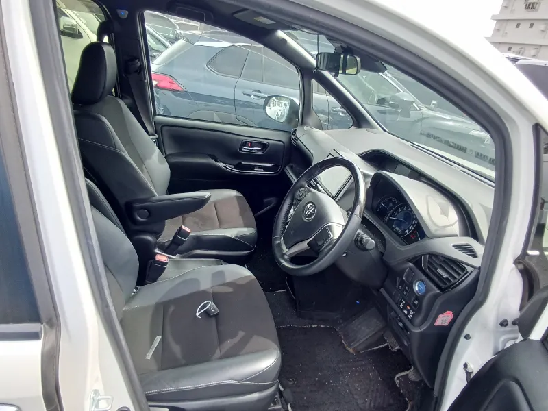 Toyota Noah Si WXB III 2021 (Hybrid, Auction Grade 4) – Pearl | 58,615 km | Incoming | STK-260477