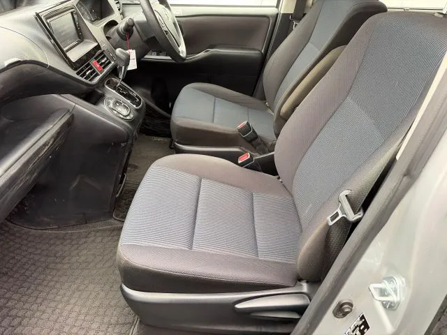 Toyota Noah X Smart 2021 (Non Hybrid, Auction Grade 4) – Silver | 88,289 km | Upcoming | STK-260611
