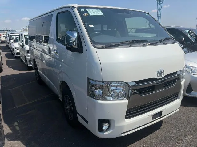 Toyota Hiace Super GL Dark Prime II 2021 (Petrol, Auction Grade R) – Pearl | 107,369 km | Upcoming | STK-260976
