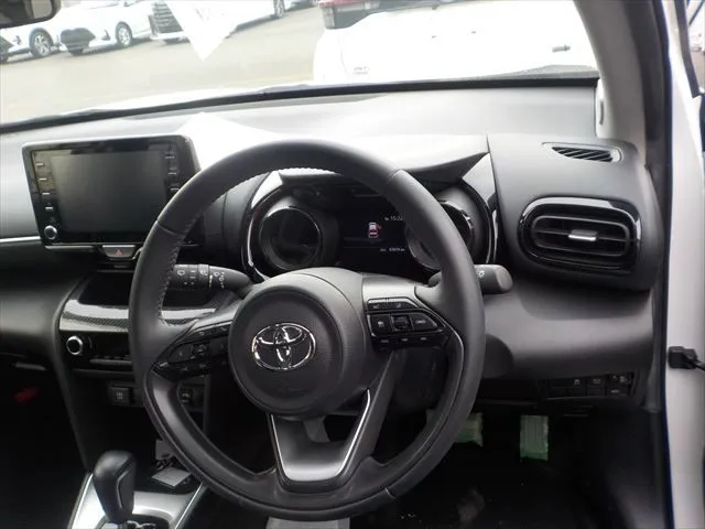 Toyota YARIS CROSS G 2021 (Hybrid, Auction Grade 4.5) – Pearl/Black Two-Tone (2KR) | 47,873 km | Port | STK-260892