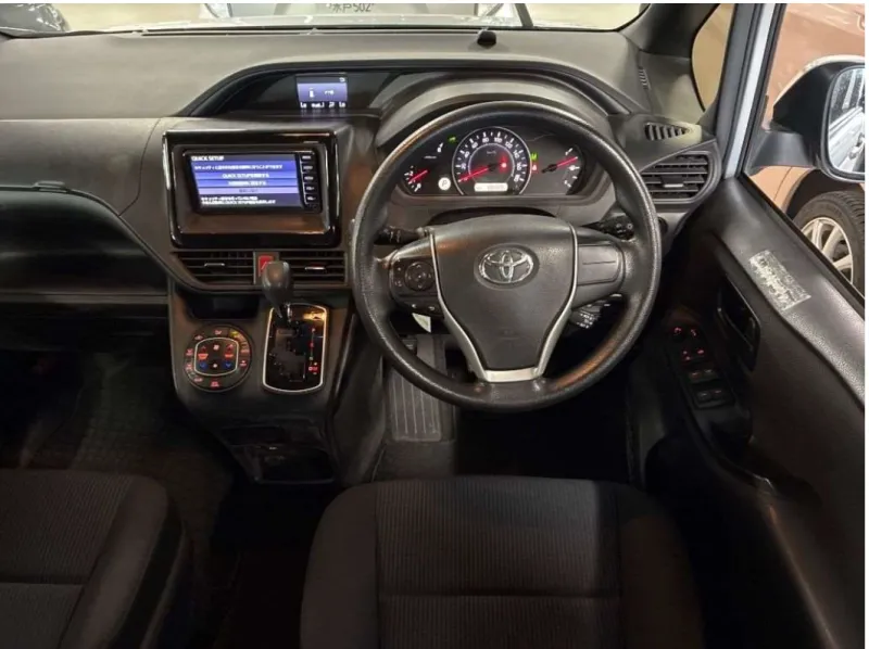 Toyota Noah X Smart 2021 (Non Hybrid, Auction Grade 4) – Silver | 88,289 km | Upcoming | STK-260611