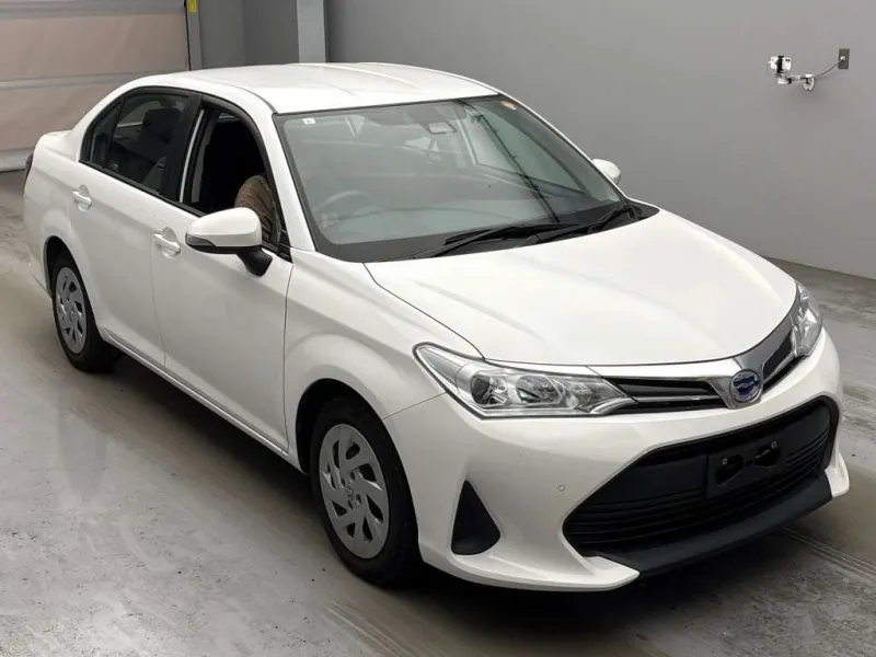 Toyota Axio EX 2021 (Hybrid, Auction Grade 4) – White | 43,000 km | Upcoming | STK-260510