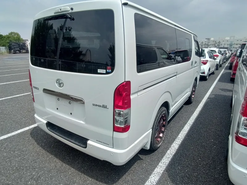 Toyota Hiace SGL Dark Prime II 2021 (Non Hybrid, Auction Grade 4) – Pearl | 47,265 km | Incoming | STK-260491