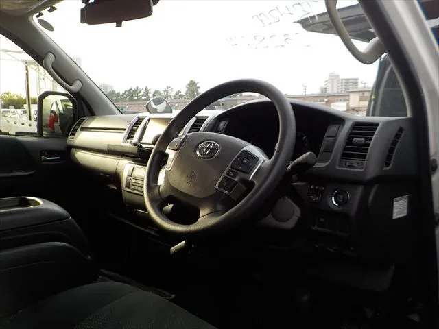 Toyota Hiace Super GL 2020 (Non Hybrid, Auction Grade 3) – Pearl | 110,000 km | Showroom | STK-260667