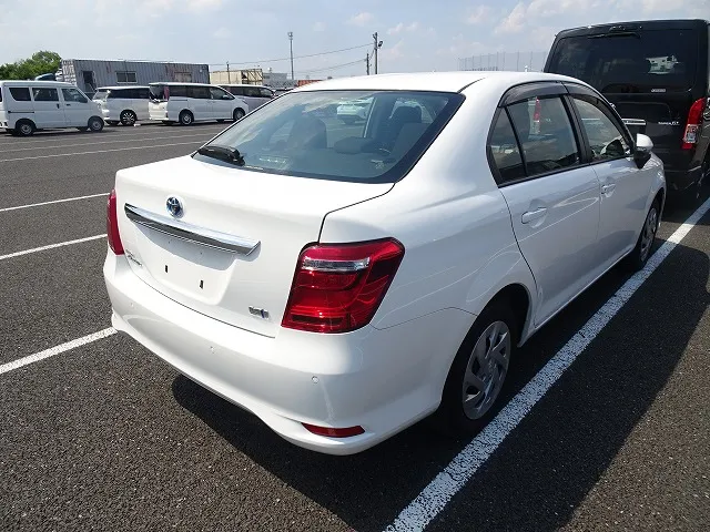 Toyota Axio EX 2022 (Hybrid, Auction Grade 4.5) – White | 18,989 km | Incoming | STK-260484