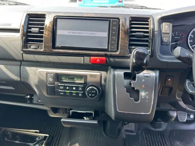 Toyota Hiace DX 2020 (Non Hybrid, Auction Grade 4) – Pearl | 112,022 km | Upcoming | STK-250192