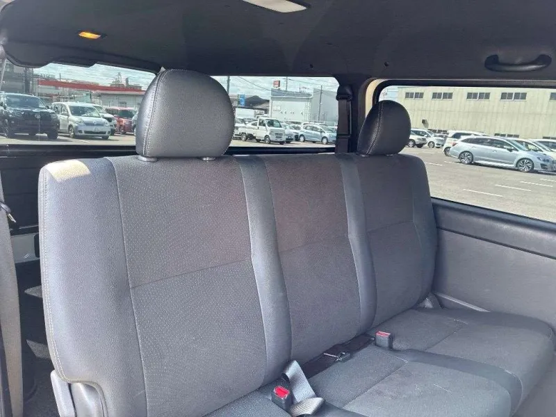 Toyota Hiace Super GL Dark Prime II 2022 (Non Hybrid, Auction Grade 4) – Pearl | 35,000 km | Upcoming | STK-260542