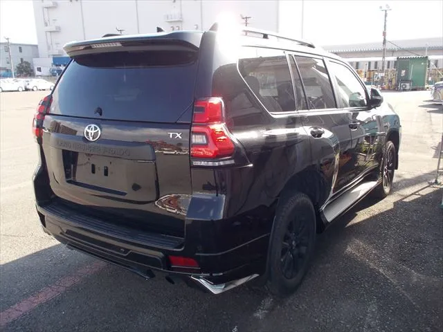 Toyota LAND CRUISER PRADO TX-L Matte Black Edition 2022 (Non Hybrid, Auction Grade 5) – Black (202) | 29,640 km | Dhaka | STK-260895