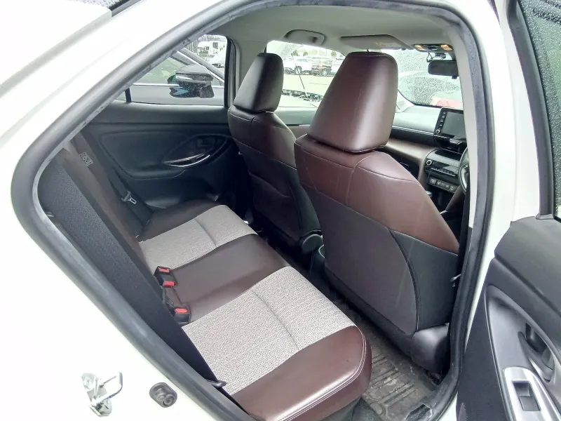 Toyota YARIS CROSS Z 2021 (Hybrid, Auction Grade 4.5) – Pearl Two-Tone | 39,000 km | Dhaka | STK-260595