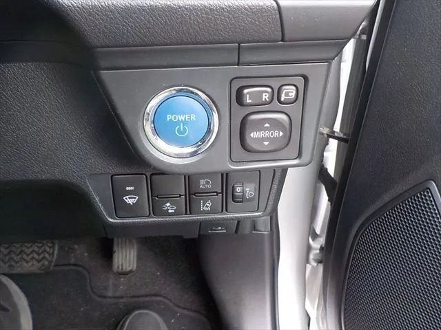 Toyota Fielder EX 2020 (Hybrid, Auction Grade 4) – Silver | 58,000 km | Showroom | STK-260660