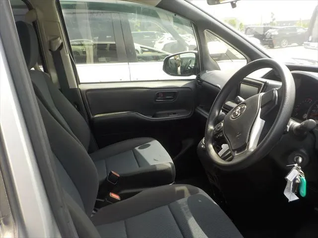 Toyota Noah X 2021 (Non Hybrid, Auction Grade 3.5) – Silver | 74,829 km | Upcoming | STK-260838
