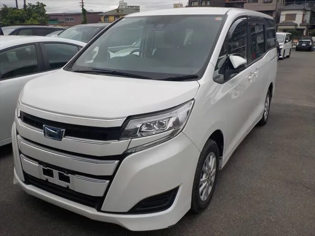 Toyota Noah X 2021 (Hybrid, Auction Grade 3.5) – Pearl | 55,932 km | Upcoming | STK-260820