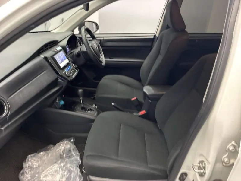 Toyota Axio EX 2021 (Hybrid, Auction Grade 4) – White | 46,800 km | Upcoming | STK-260502