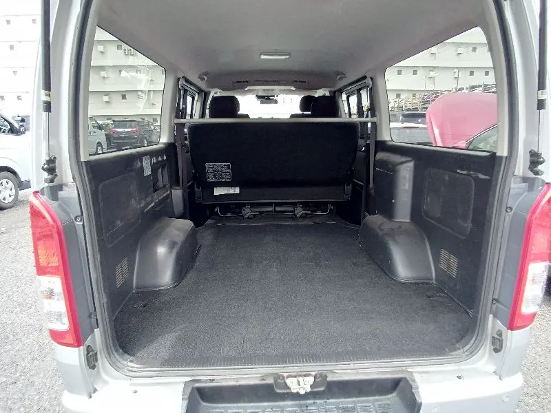 Toyota Hiace Super GL 2021 (Non Hybrid, Auction Grade 3.5) – Silver | 166,000 km | Upcoming | STK-260625