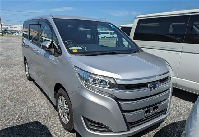Toyota Noah G 2020 (Hybrid, Auction Grade 4) – Silver | 111,818 km | ECB Showroom | STK-260081