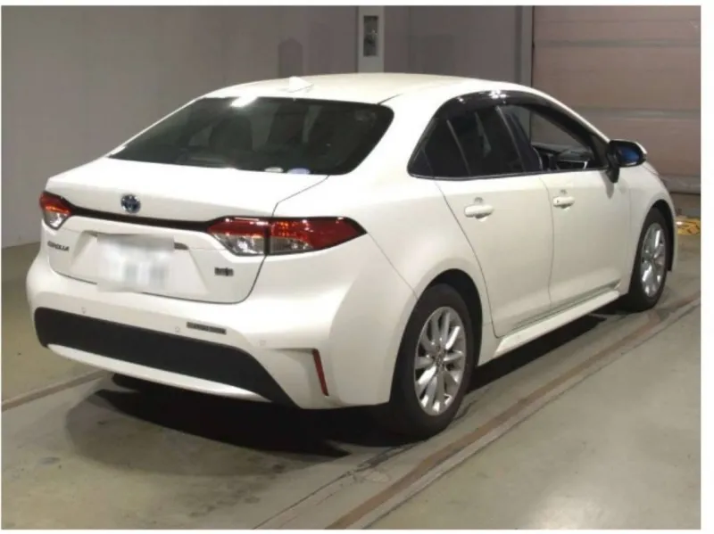 Toyota Corolla S 2021 (Hybrid, Auction Grade 3) – Pearl | 29,095 km | Dhaka | STK-260459