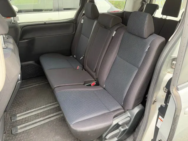 Toyota Noah X Smart 2021 (Non Hybrid, Auction Grade 4) – Silver | 88,289 km | Upcoming | STK-260611