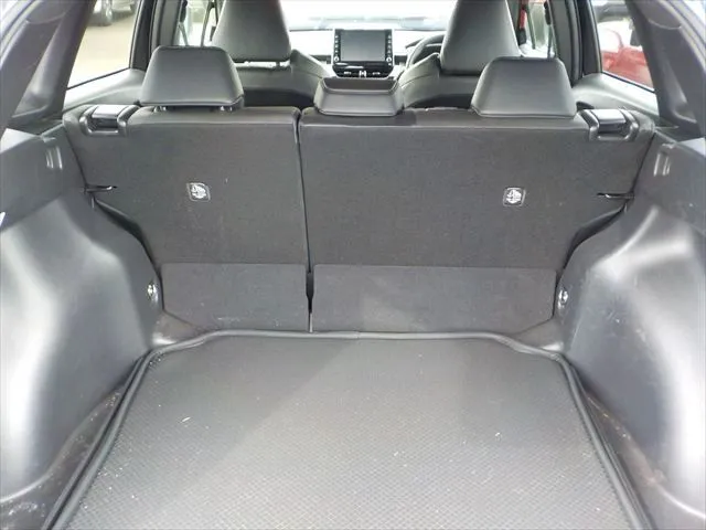 Toyota Corolla Cross Z 2023 (Hybrid, Auction Grade 4) – Sparkling Blackish Purple (220) | 36,856 km | Upcoming | STK-260866