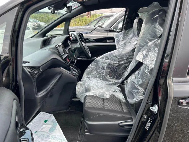 Toyota Noah SI 2020 (Non Hybrid, Auction Grade 4) – Black | 33,083 km | ECB Showroom | STK-250050