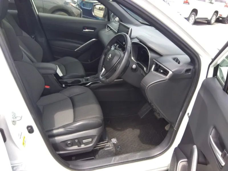 Toyota Corolla Cross G 2022 (Hybrid, Auction Grade 4.5) – Pearl | 55,136 km | ECB Showroom | STK-250294