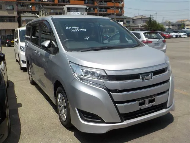 Toyota Noah X 2021 (Non Hybrid, Auction Grade 4) – Silver | 91,433 km | Upcoming | STK-260834